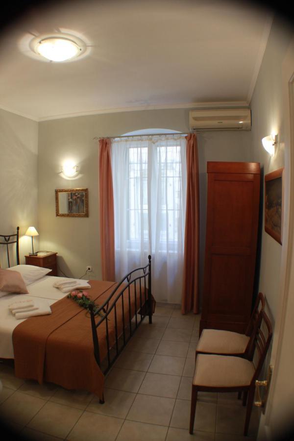 Adagio Theatre Apartment Split Exterior photo